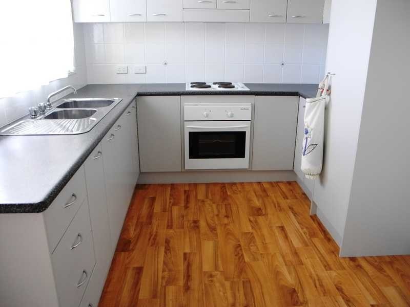 12 Hickman Street, Bororen QLD 4678