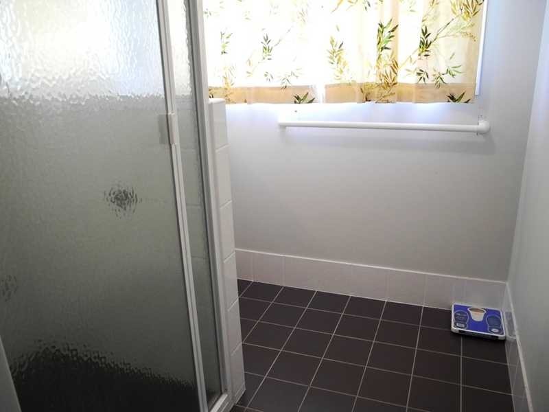 12 Hickman Street, Bororen QLD 4678