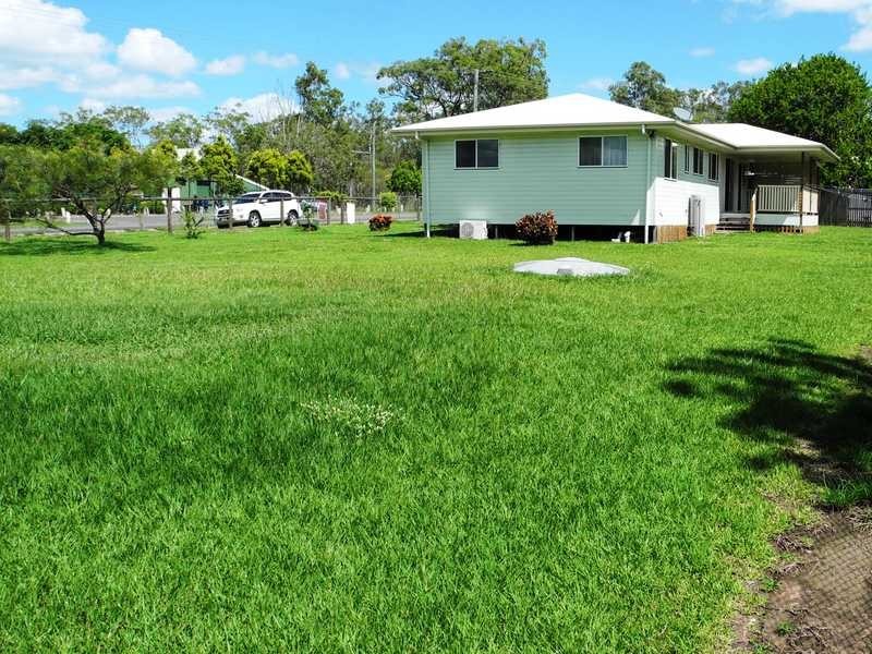12 Hickman Street, Bororen QLD 4678