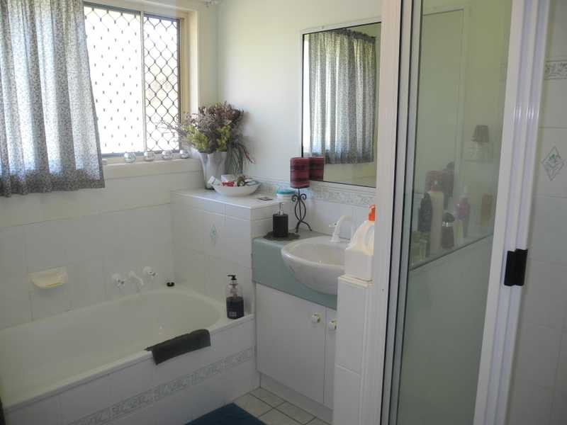 8 Silverton Drive, Tannum Sands QLD 4680