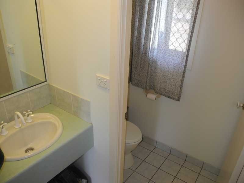 8 Silverton Drive, Tannum Sands QLD 4680