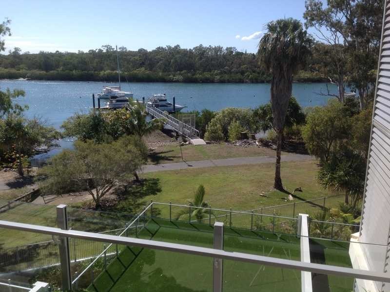 10 Wyndham Avenue, Boyne Island QLD 4680