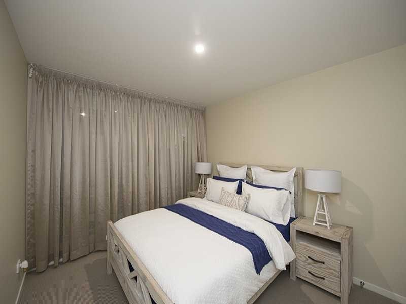 10 Wyndham Avenue, Boyne Island QLD 4680