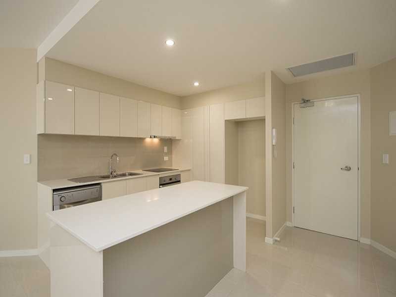 10 Wyndham Avenue, Boyne Island QLD 4680