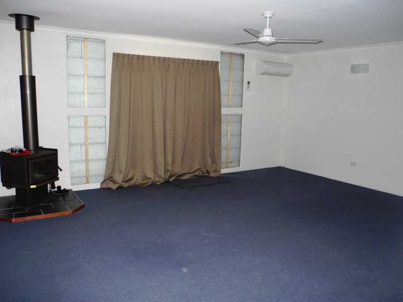 6 Kent Street, Bororen QLD 4678