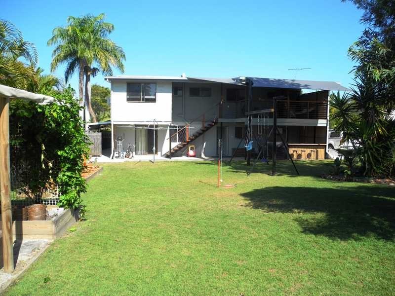 8 Andrew Court, Boyne Island QLD 4680