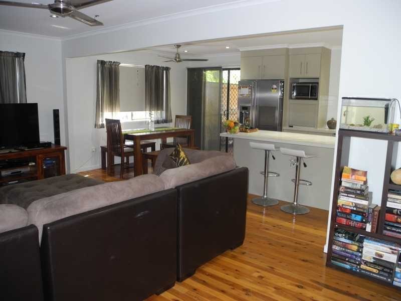 8 Andrew Court, Boyne Island QLD 4680