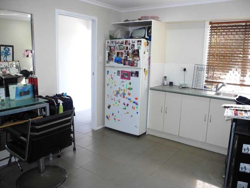 8 Andrew Court, Boyne Island QLD 4680