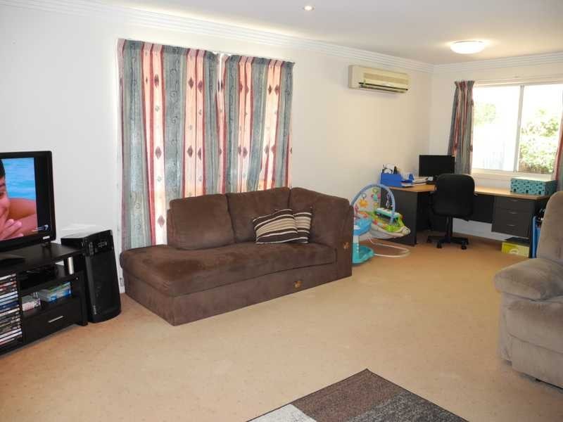 11 Lighthouse Drive, Boyne Island QLD 4680