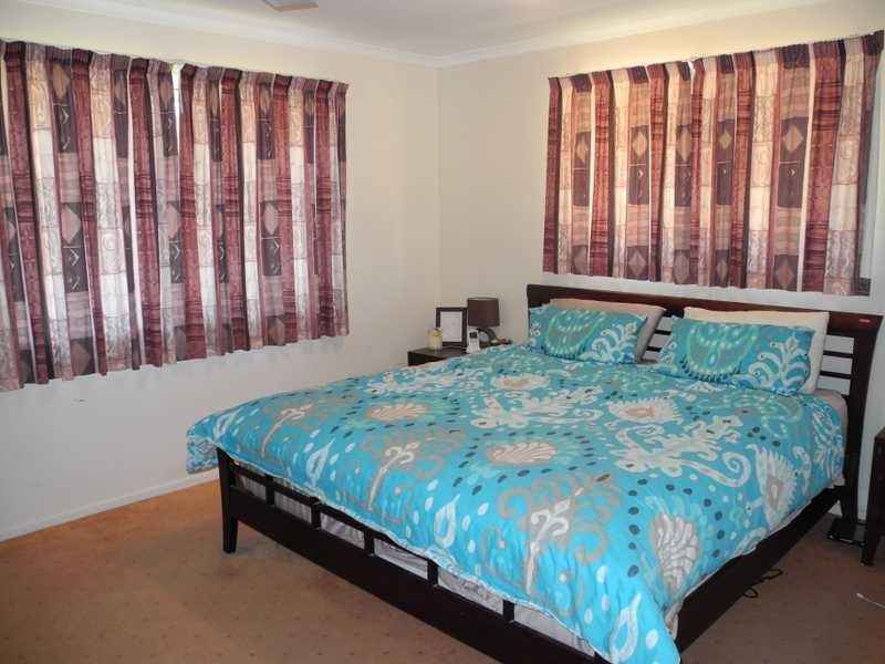 11 Lighthouse Drive, Boyne Island QLD 4680