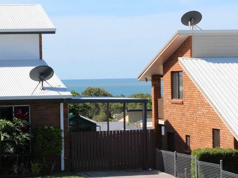 71 Booth Avenue, Tannum Sands QLD 4680