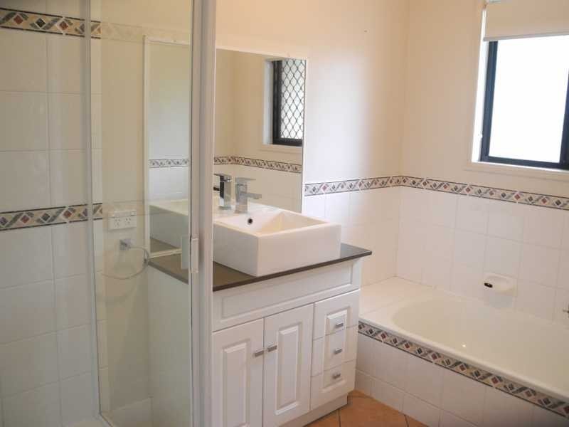 41 Curtis Avenue, Boyne Island QLD 4680