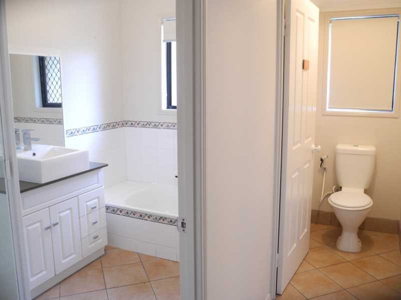 41 Curtis Avenue, Boyne Island QLD 4680