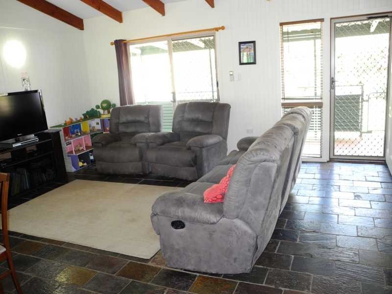 9 Helen Crescent, Wurdong Heights QLD 4680