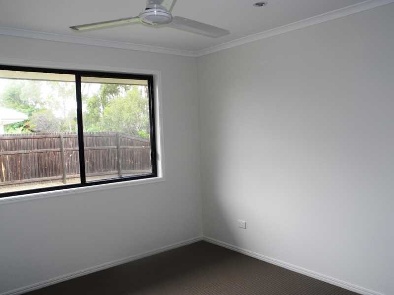 19 Jeana Close, Boyne Island QLD 4680