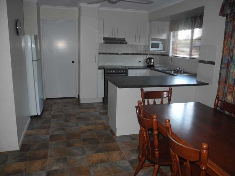 28 Centenary Drive, Boyne Island QLD 4680