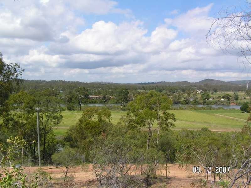 26 Mounter Street, Boyne Island QLD 4680