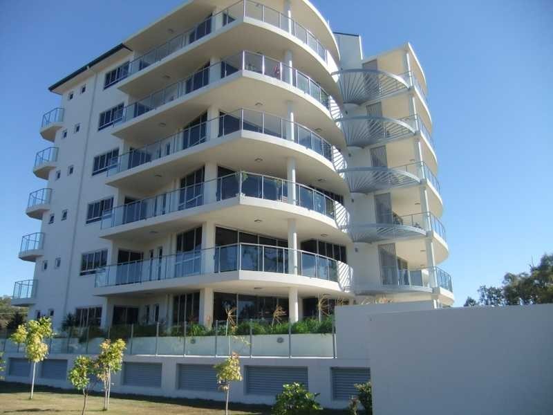 12/2 The Promenade, Boyne Island QLD 4680