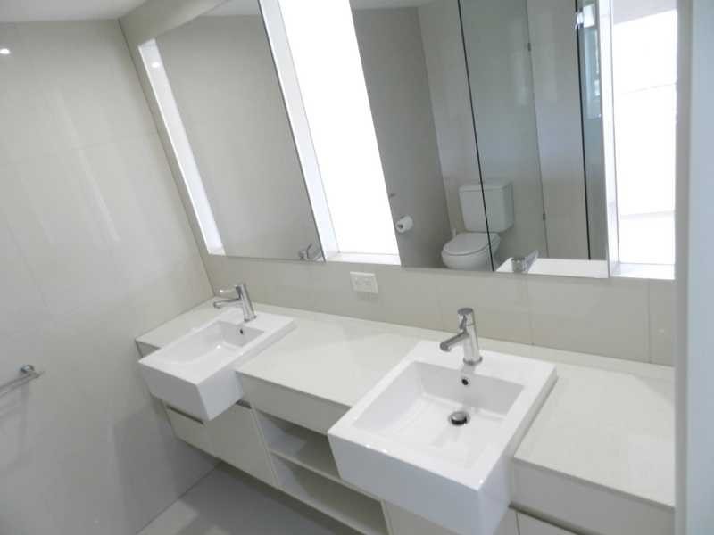 12/2 The Promenade, Boyne Island QLD 4680