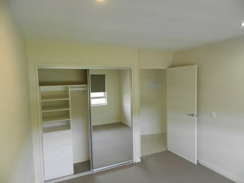 12/2 The Promenade, Boyne Island QLD 4680