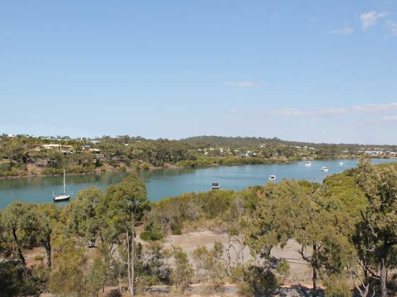 12/2 The Promenade, Boyne Island QLD 4680