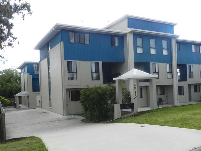 4/10 Arthur Street, Boyne Island QLD 4680
