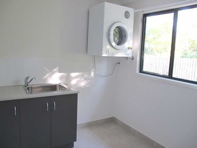 4/10 Arthur Street, Boyne Island QLD 4680