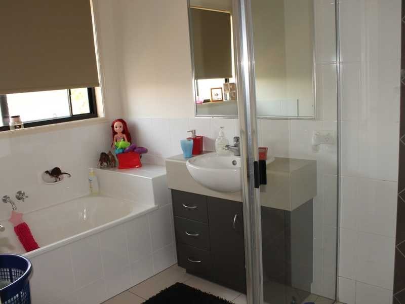 6 Surita Court, Boyne Island QLD 4680