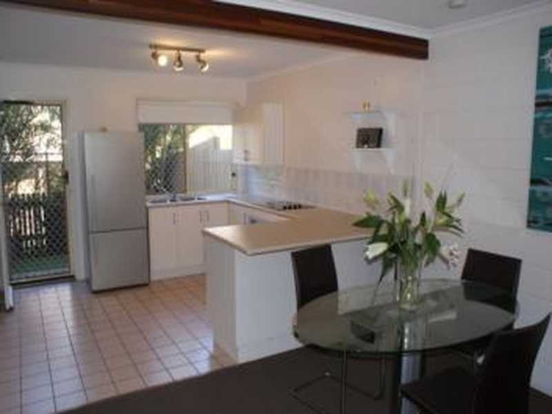 2/6 Hampton Drive, Tannum Sands QLD 4680