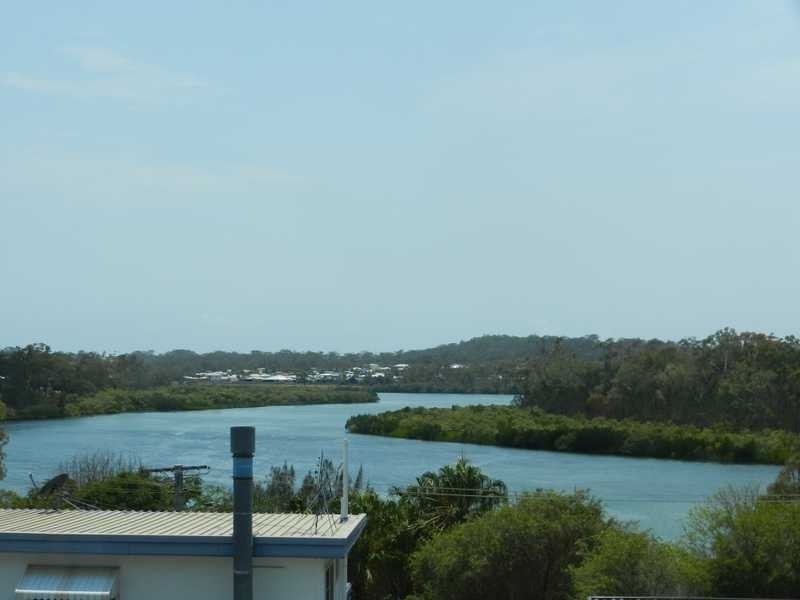 48 Malpas Street, Boyne Island QLD 4680