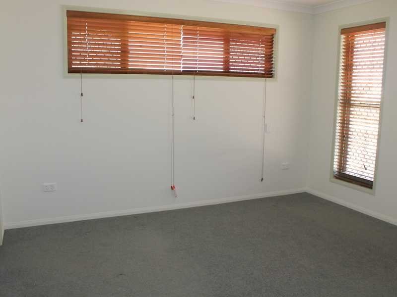 35 Bauhinia Street, Boyne Island QLD 4680
