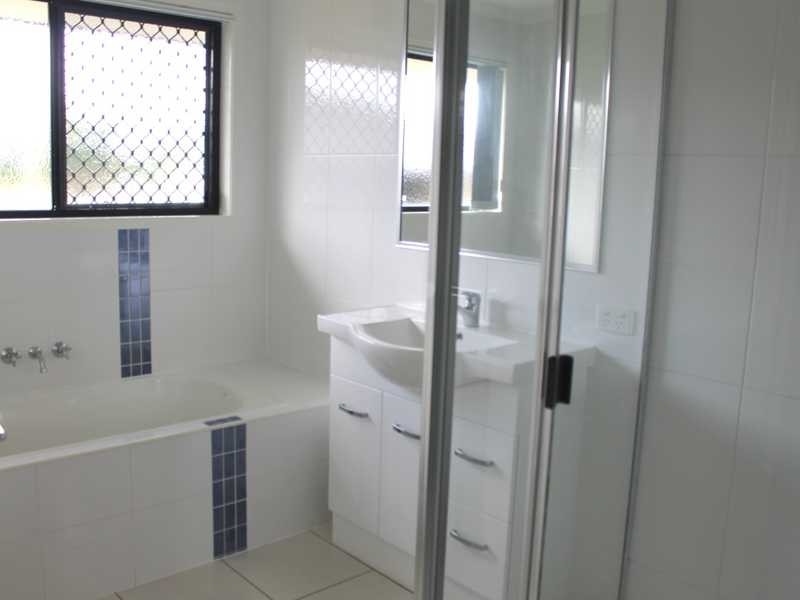 28 Surita Court, Boyne Island QLD 4680