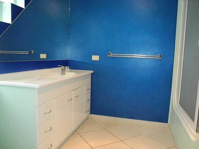 33 Booth Avenue, Tannum Sands QLD 4680