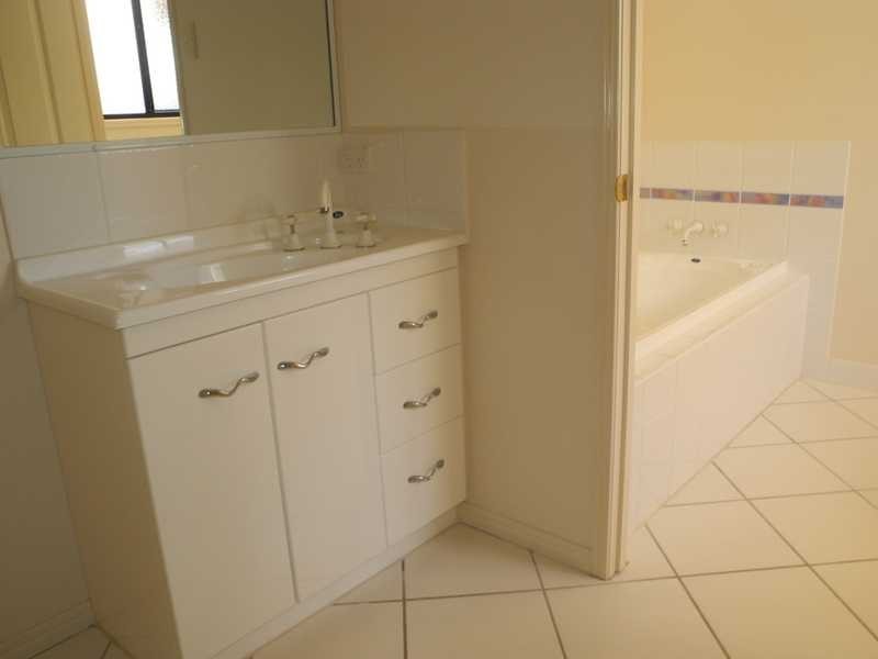 34 Beltana Drive, Boyne Island QLD 4680