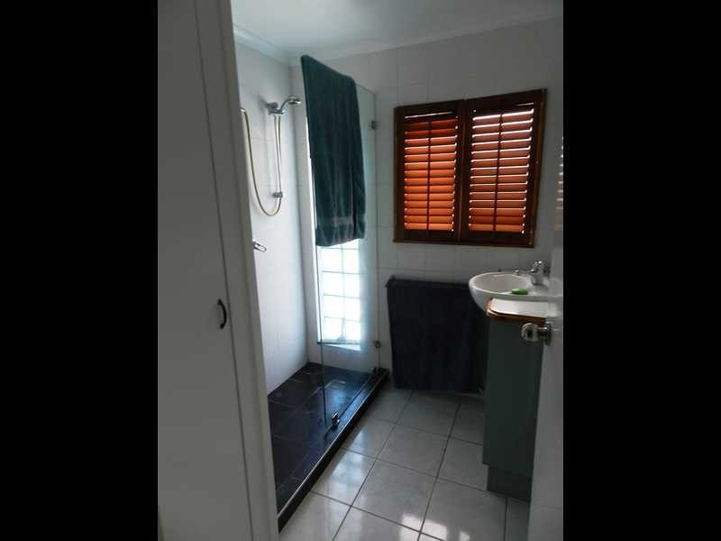 11 Yukana Street, Boyne Island QLD 4680