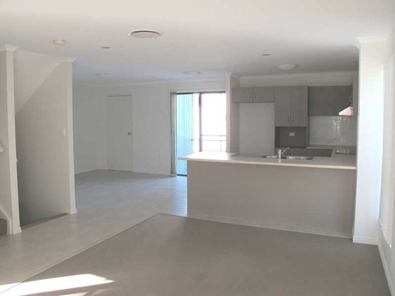 Apartment 2/10 Arthur Street, Boyne Island QLD 4680