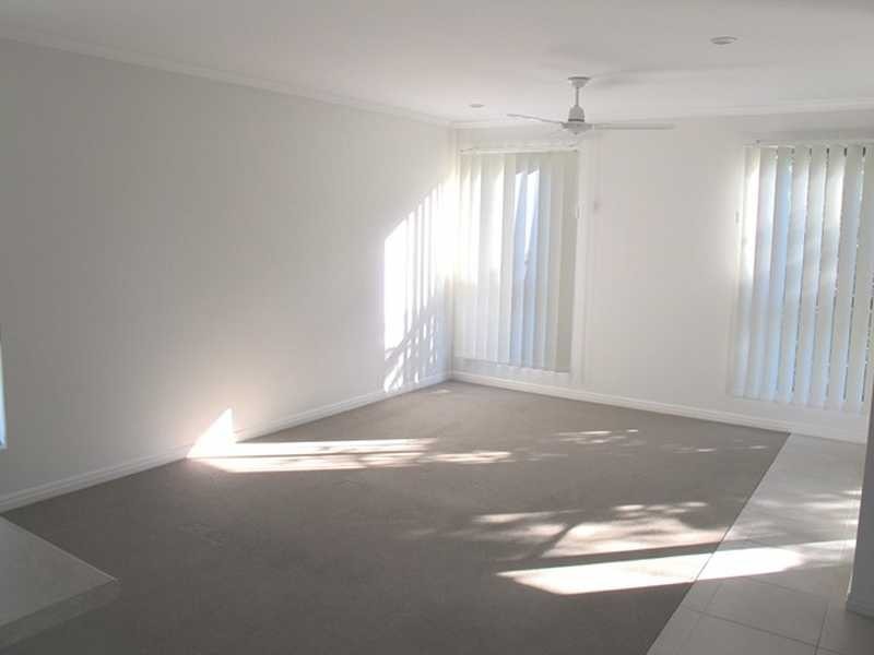 1/10 Arthur Street, Boyne Island QLD 4680