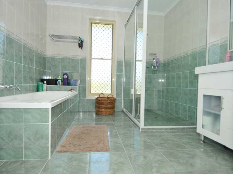 15 Michael Court, Boyne Island QLD 4680