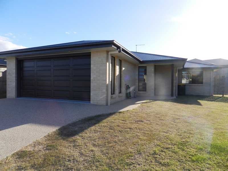 9 Valley Way, Boyne Island QLD 4680