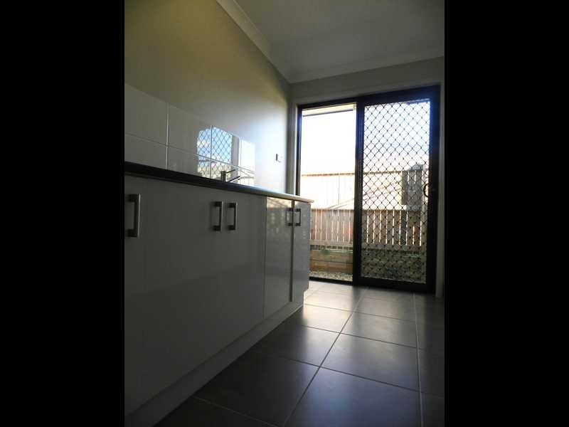 9 Valley Way, Boyne Island QLD 4680