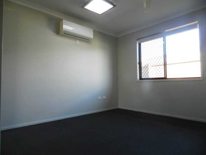 9 Valley Way, Boyne Island QLD 4680