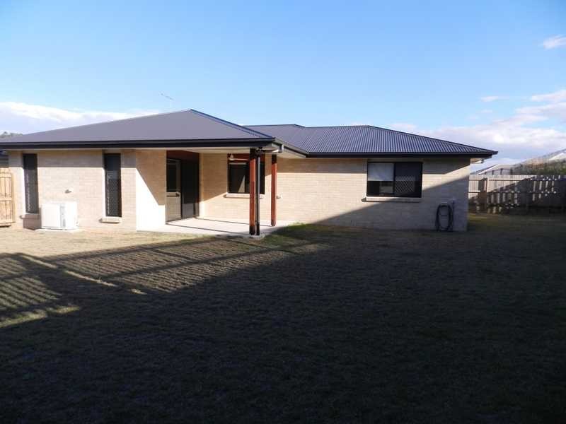 9 Valley Way, Boyne Island QLD 4680