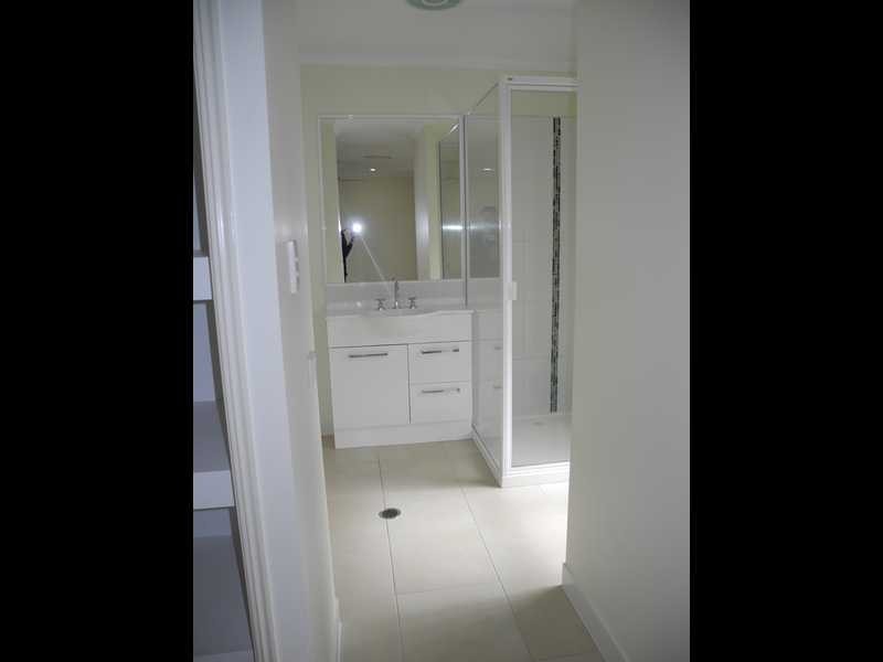 2/10 Arthur Street, Boyne Island QLD 4680