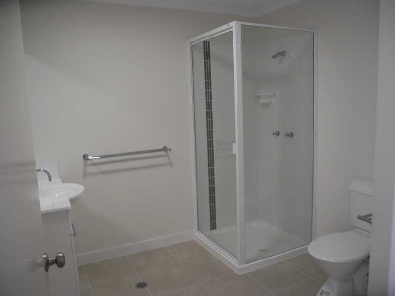 2/10 Arthur Street, Boyne Island QLD 4680