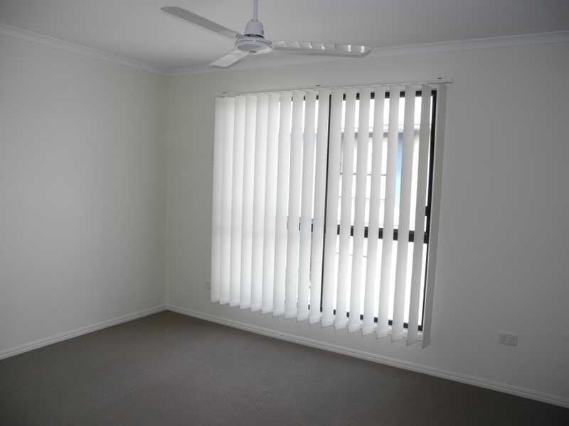 2/10 Arthur Street, Boyne Island QLD 4680