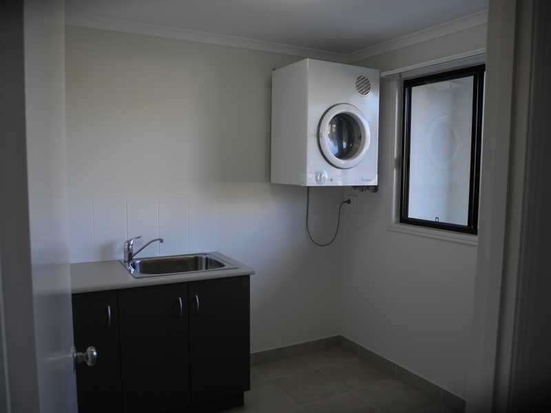 2/10 Arthur Street, Boyne Island QLD 4680