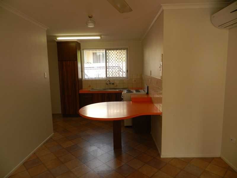 1/8 Hayes Avenue, Boyne Island QLD 4680