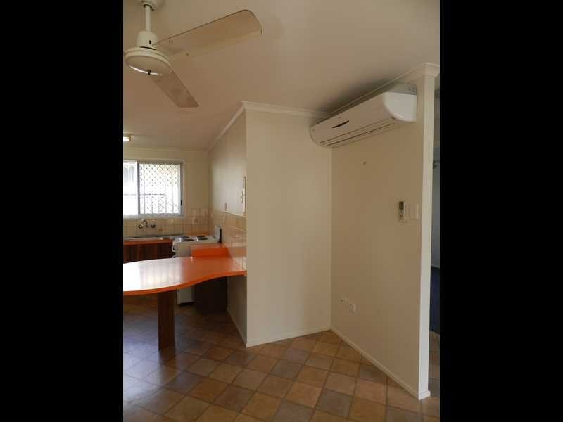 1/8 Hayes Avenue, Boyne Island QLD 4680