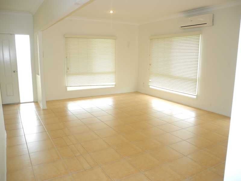 1 Viewpoint Way, New Auckland QLD 4680