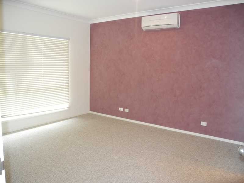 1 Viewpoint Way, New Auckland QLD 4680